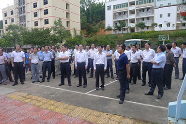 南平市市委書記裴金佳、市長林寶金率市委市政府全部領(lǐng)導(dǎo)及各市縣主要領(lǐng)導(dǎo)一行蒞臨我公司視察指導(dǎo)